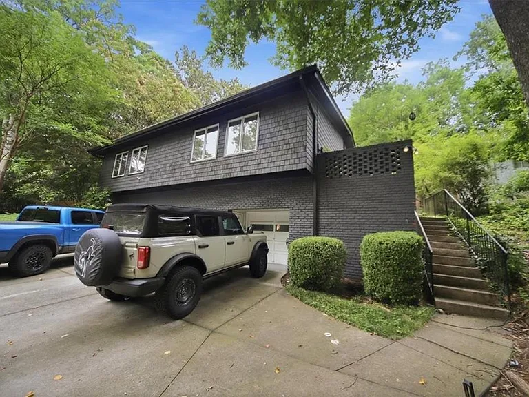 546 Allen Rd NE #B — Photo 4