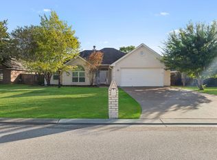 328 Landsburg Ln, College Station, TX 77845