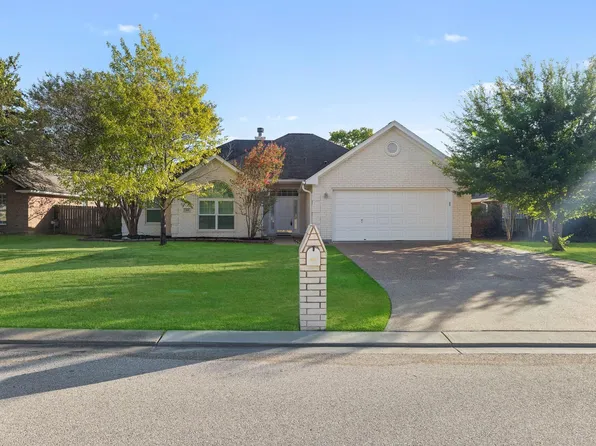 328 Landsburg Ln, College Station, TX 77845
