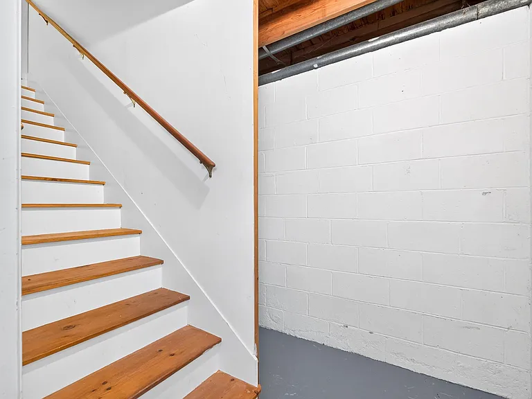 225 Harvest Dr — Photo 37