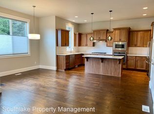 7466 SW Bellrose Ln, Portland, OR 97223