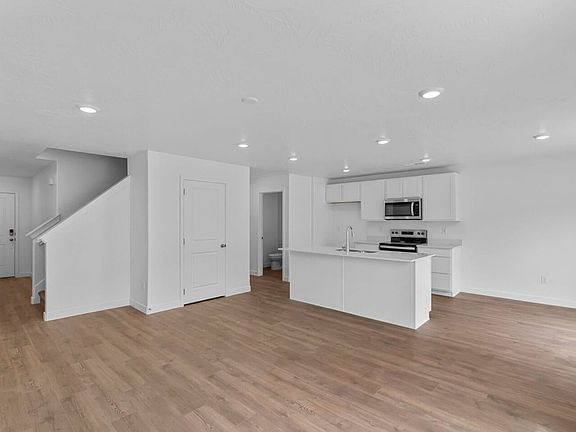 4th image of 2129 S Wolverine Way