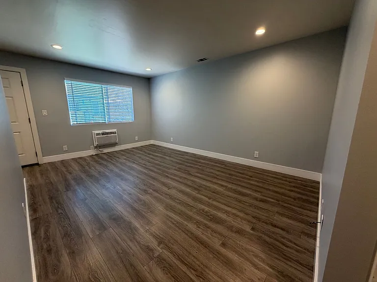 1335 W. Campbell Avenue — Photo 8