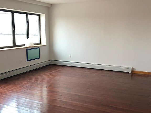 5th image of 3749 81st St APT 7A