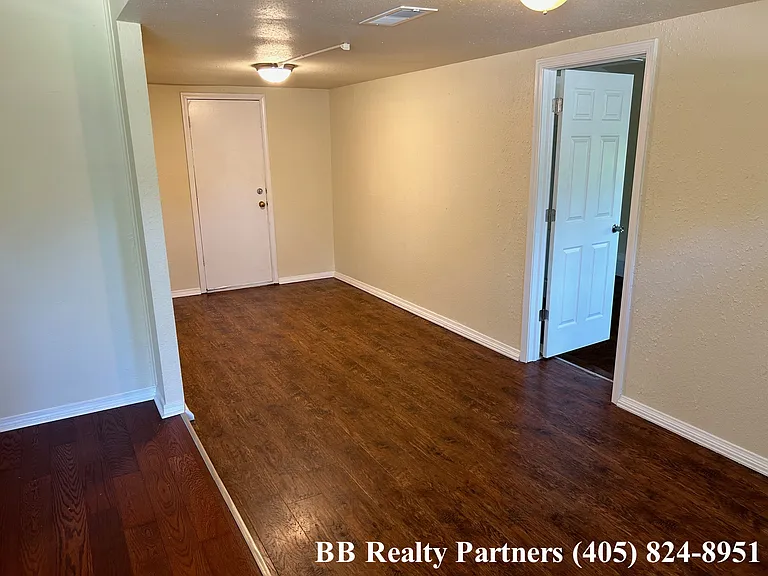 3147 S Louisville Ave — Photo 8