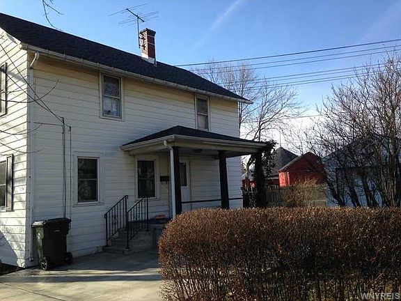 3rd image of 196 Thompson St