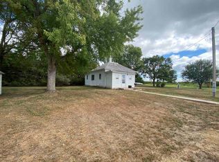 6725 S Blaine Ave, Glenvil, NE 68941