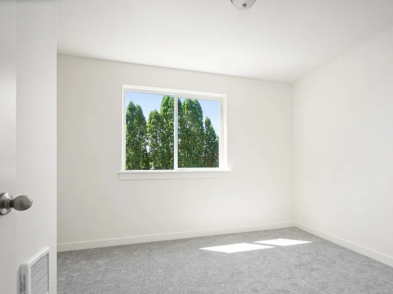 New 3 Bedroom, 2.5 Bath Townhouse in Sheridan- Pet Friendly! — Photo 20
