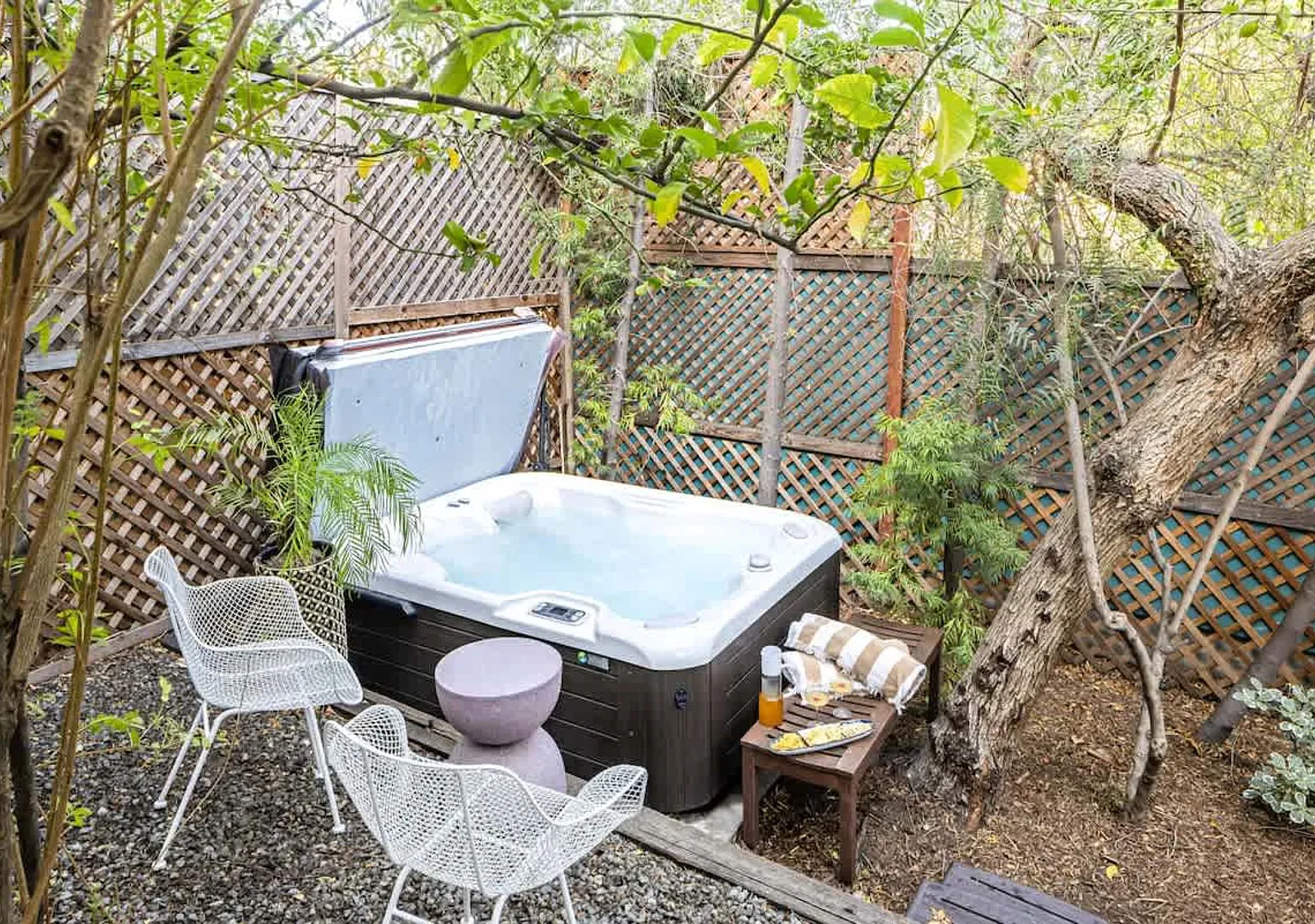 Historic LA Bungalow: Hot Tub, Pet-Friendly, Free Parking — Photo 3