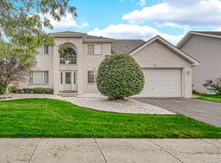 18122 Charlotte Dr, Lansing, IL 60438