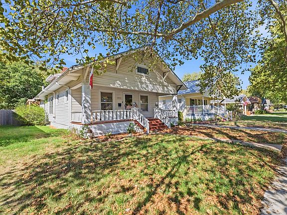 2nd image of 1021 N Woodrow Ave