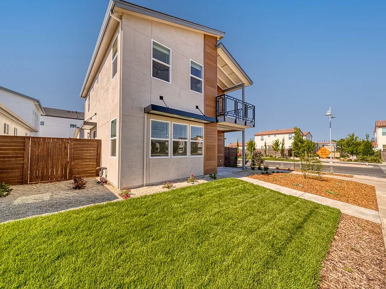 2221 Tapia Way — Photo 28