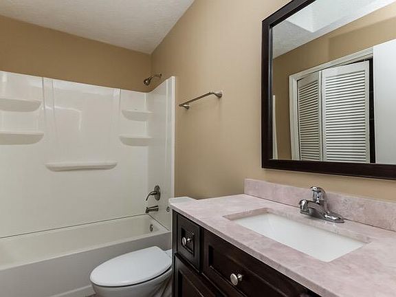 4th image of 2555 Blakely Ct NE