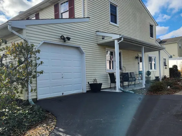 267 Parkridge Dr, Perkasie, PA 18944