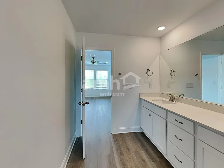 1016 Bevington Dr — Photo 9