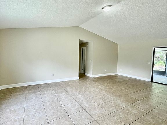 2nd image of 2558 Ainsworth Ave