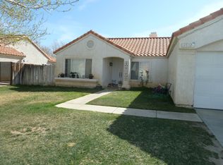 1512 Berkshire Dr, Palmdale, CA 93551