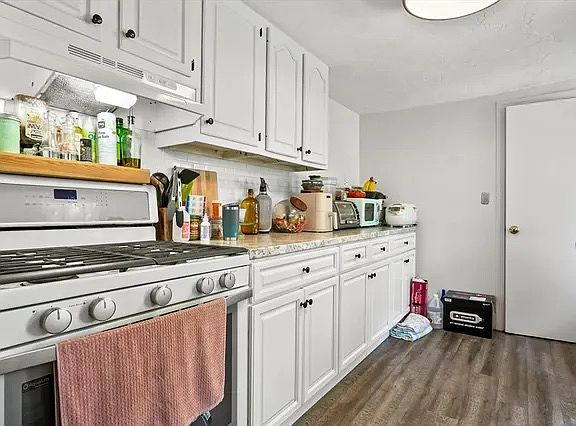 2nd image of 20 Brattle St Unit 1