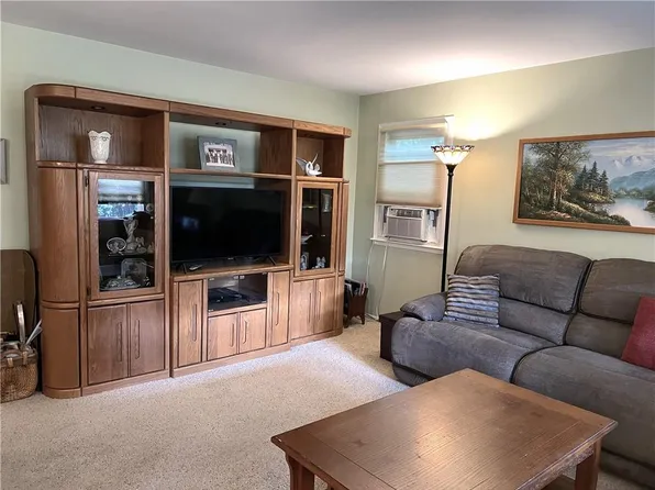 91 Charter Circle #91, Ossining, NY 10562