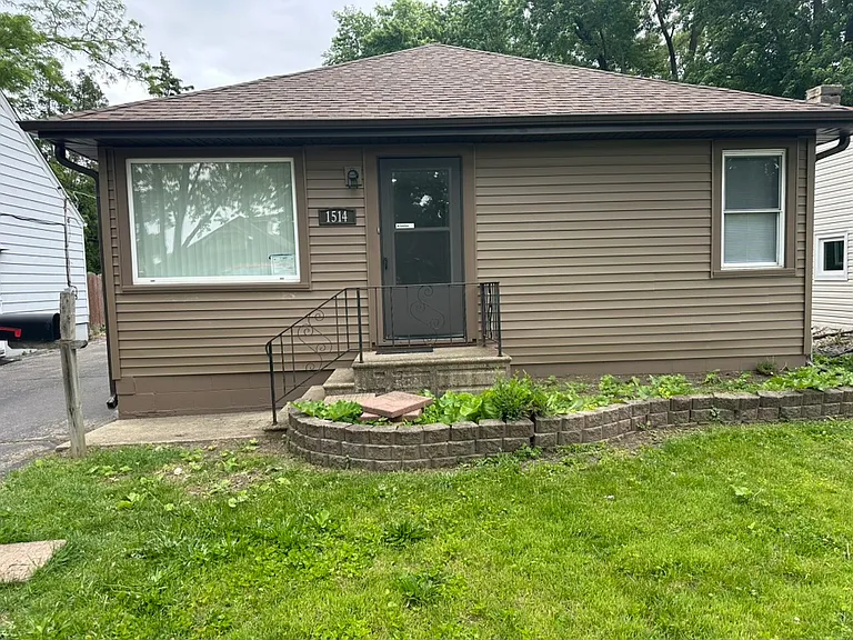 1514 Burry St — Photo 1