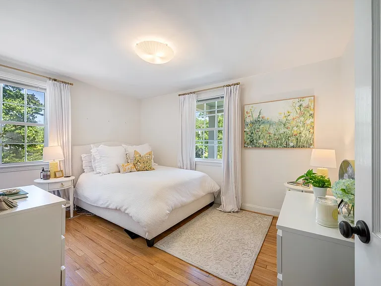 727 Woodmere Dr — Photo 12