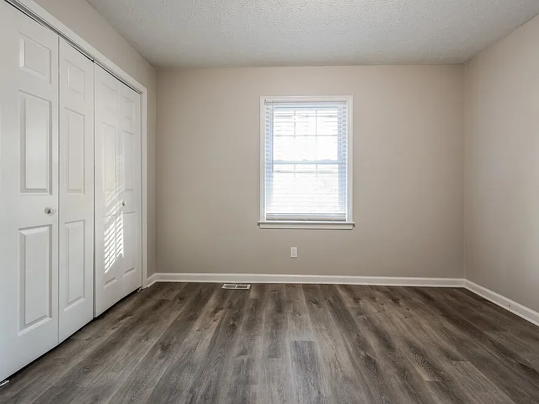2104 Watercrest Cir — Photo 14