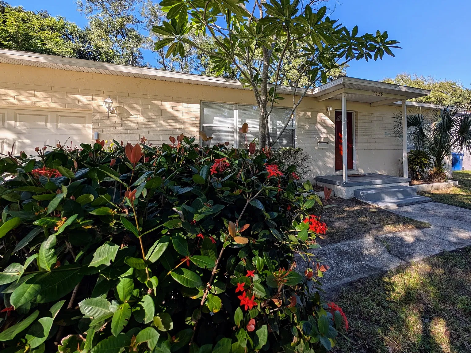 2 bed, 1272 sqft, $2,050 — Photo 2