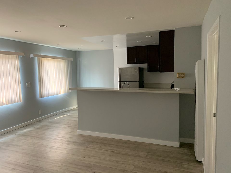 1st image of 627 N Alexandria Ave APT 7
