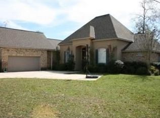843 River Oaks Dr, Covington, LA 70433