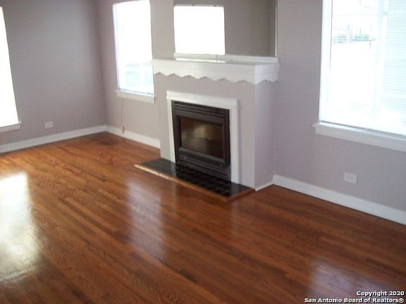 5th image of 439 W Mariposa Dr