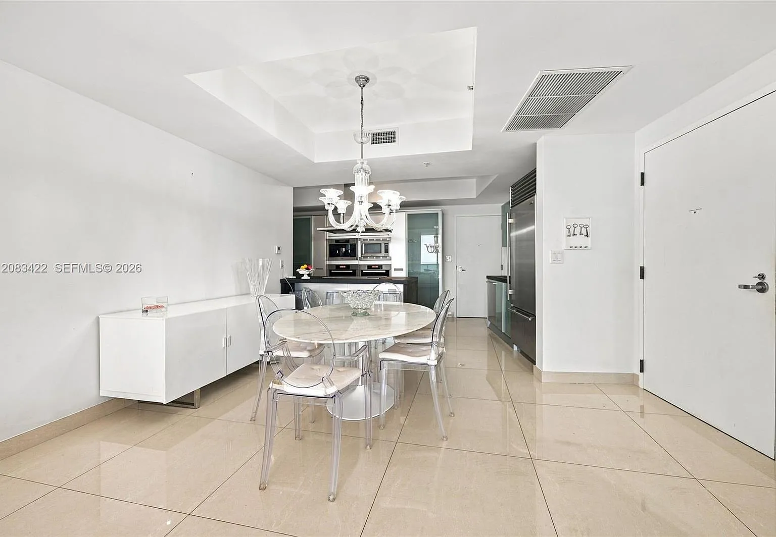 Trump Royale Condo — Photo 2