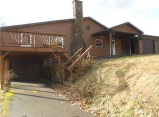 262 Causeway Dr, Franklin, PA 16323