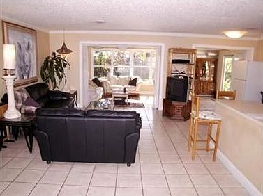 3rd image of 2050 NE 54th St