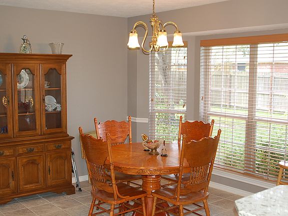 5th image of 1517 Front Royal Dr