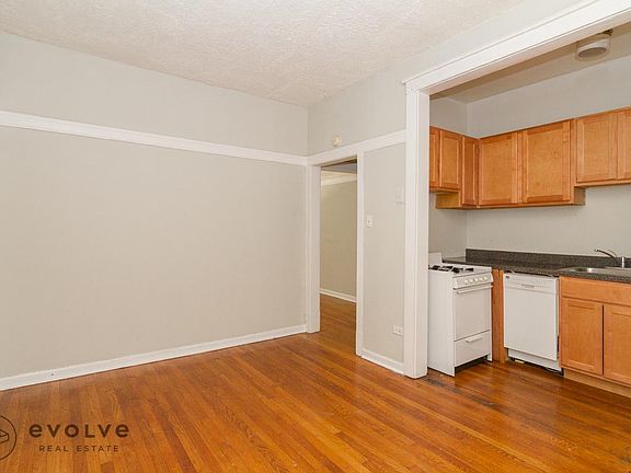 3rd image of 719 W Barry Ave #725B1