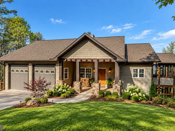 990 Hickory Nut Mountain Rd, Tallulah Falls, GA 30573