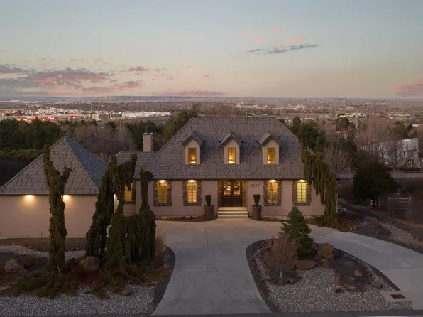 2642 Quarterhorse Way, Richland, WA 99352