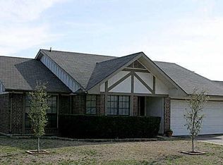 2204 Hollybush Ln, Bedford, TX 76021