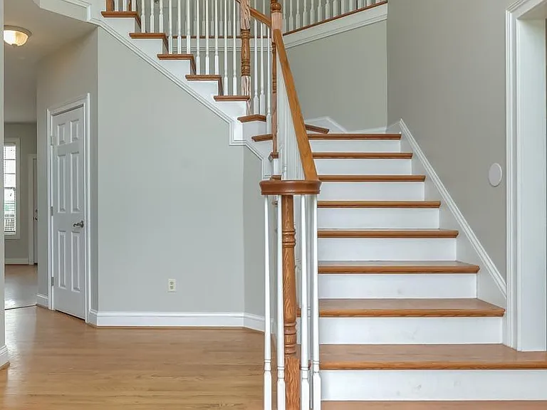 3036 Woodfield Cir — Photo 3