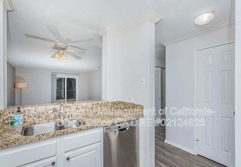 7405 Charmant Dr #2122 — Photo 10