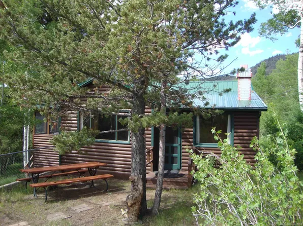11 Fish Hook Ln, Jelm, WY 82063