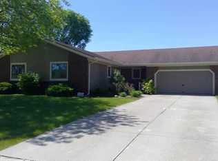 812 Glen Eagle Ln, Fort Wayne, IN 46845