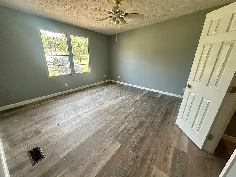 4108 Bonfield Rd — Photo 5