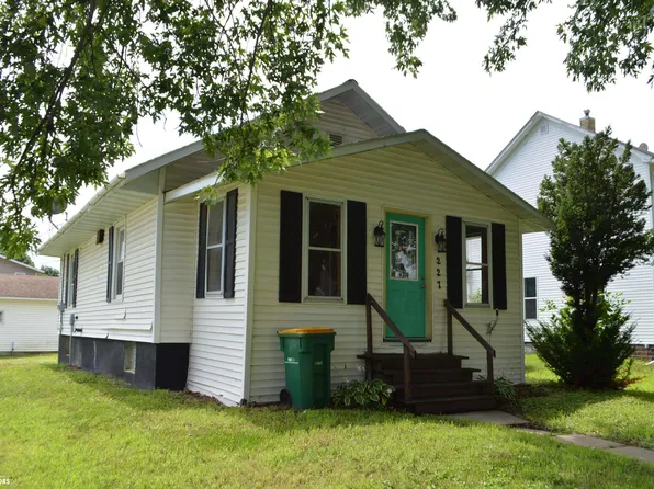 227 E Elmore St, Manly, IA 50456