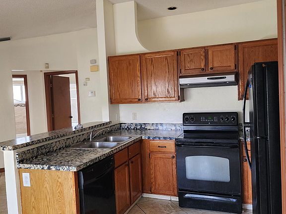 3rd image of 7925 Beechdale Ct