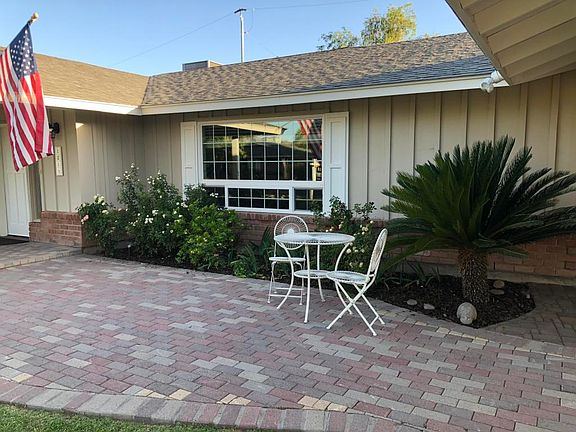 4th image of 1219 E Gardenia Dr