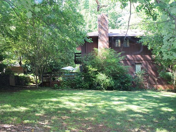 5th image of 300 Leewood Dr
