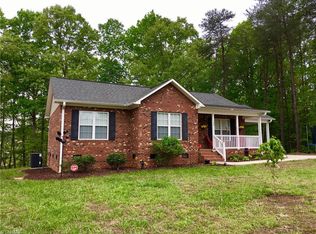 588 Sherman Dr, Lexington, NC 27295
