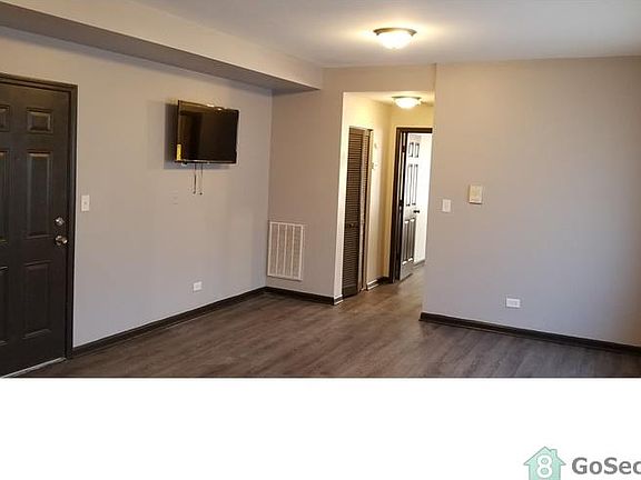 3rd image of 7844 S Ellis Ave #202