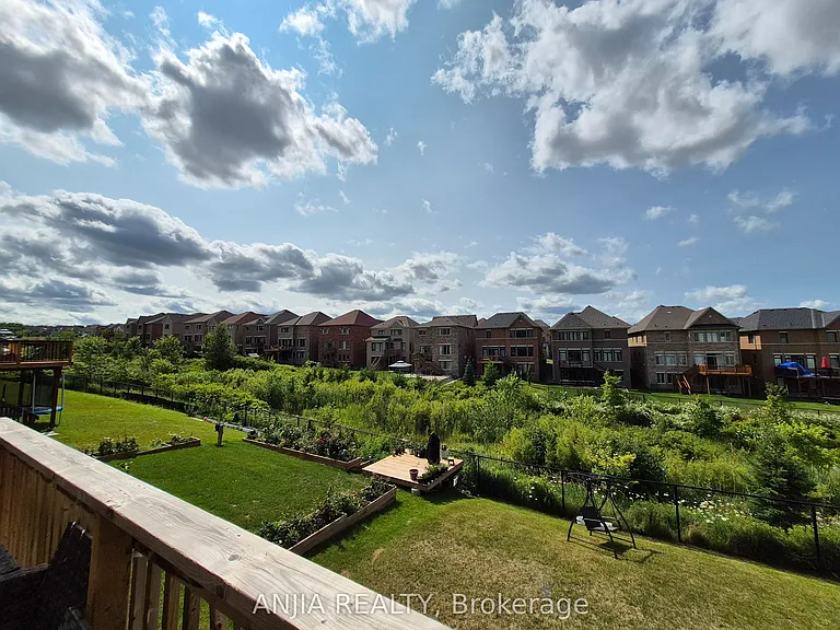 50 Meadow Vista Cres #UPPER — Photo 24